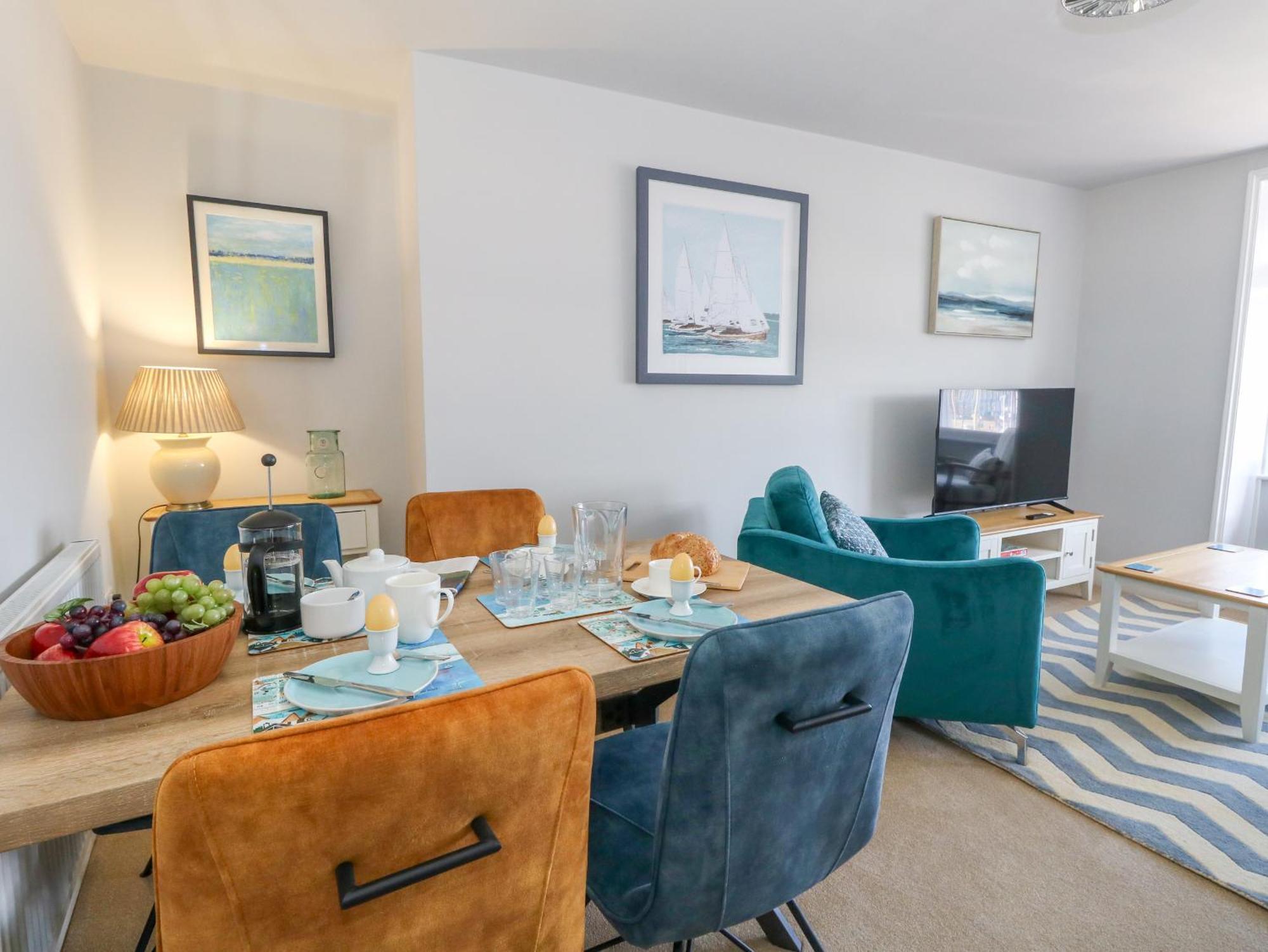 Apartment Three No36