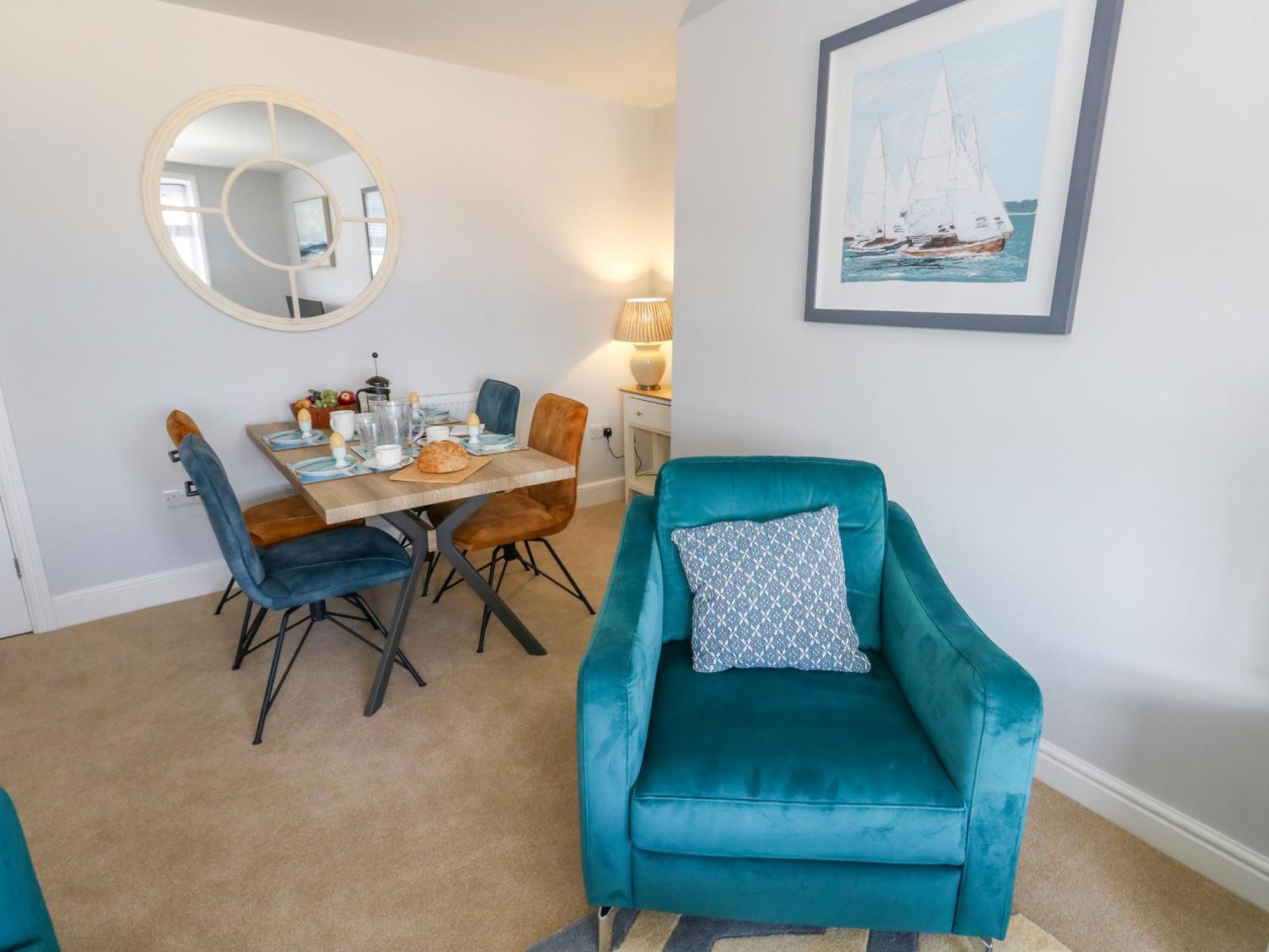 Three No36 Apartment *